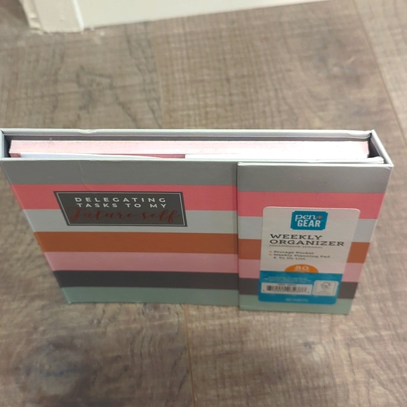 Weekly Organizer - Picture 5 of 5